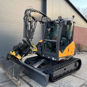 Mecalac 6MCR met Engcon